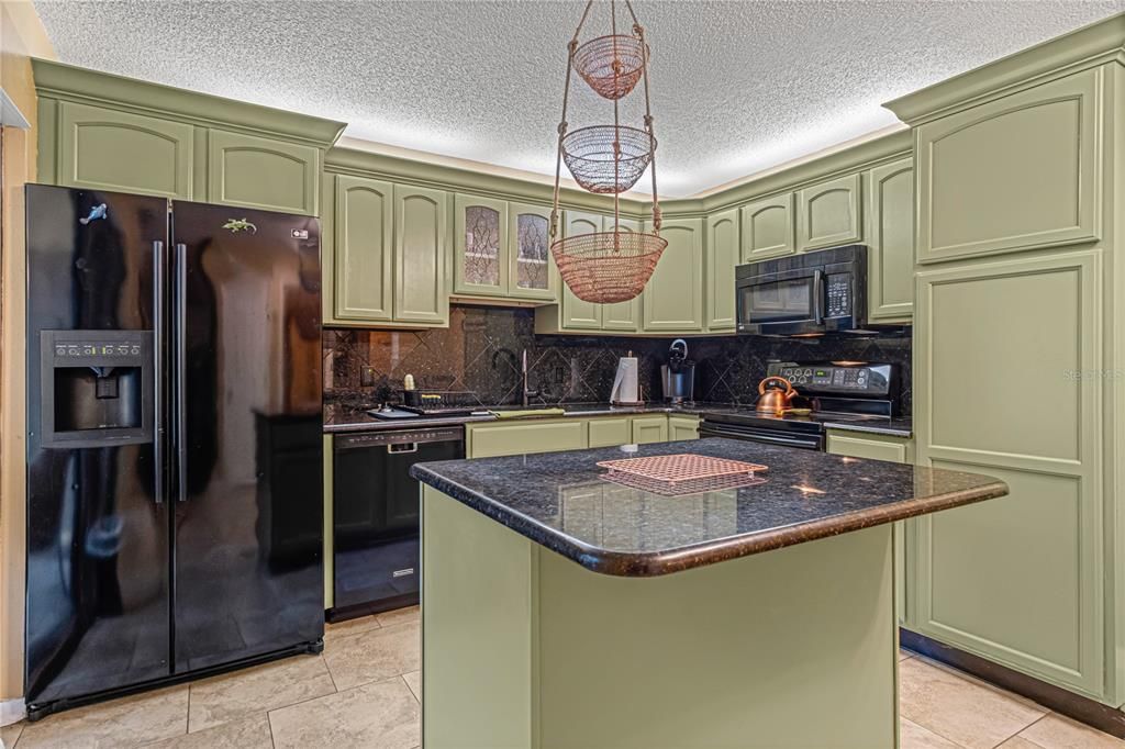 For Rent: $2,800 (2 beds, 2 baths, 1328 Square Feet)