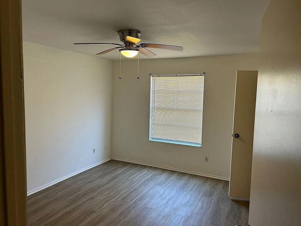 待售: $169,000 (2 贝兹, 2 浴室, 890 平方英尺)