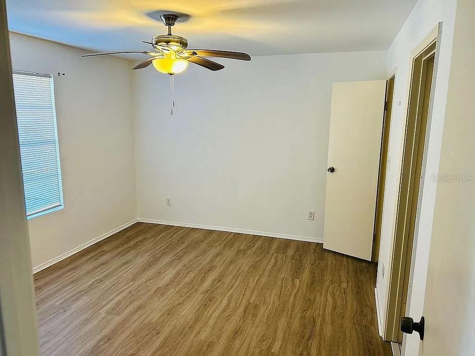 待售: $169,000 (2 贝兹, 2 浴室, 890 平方英尺)