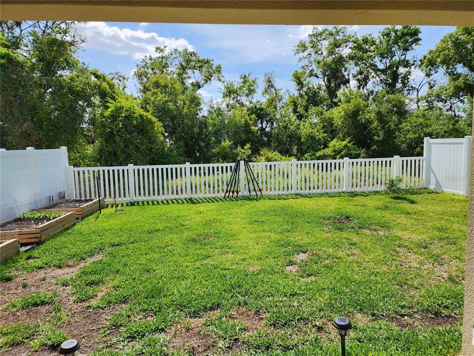 For Rent: $2,700 (5 beds, 2 baths, 2415 Square Feet)