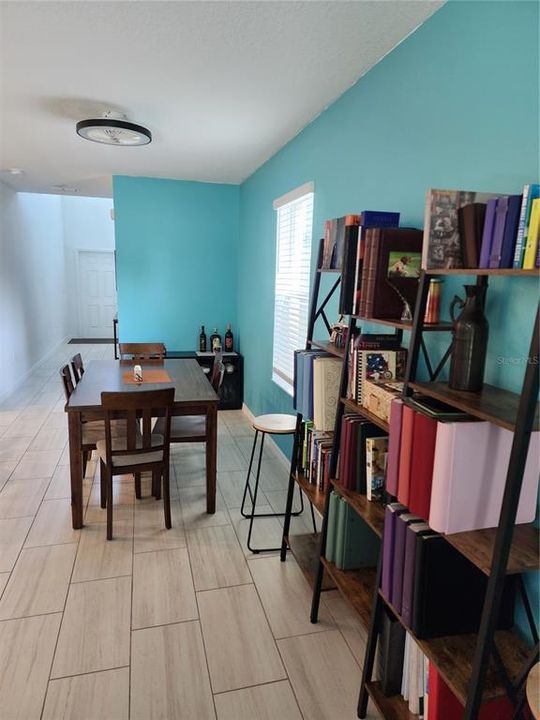 For Rent: $2,700 (5 beds, 2 baths, 2415 Square Feet)