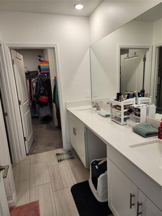 For Rent: $2,700 (5 beds, 2 baths, 2415 Square Feet)