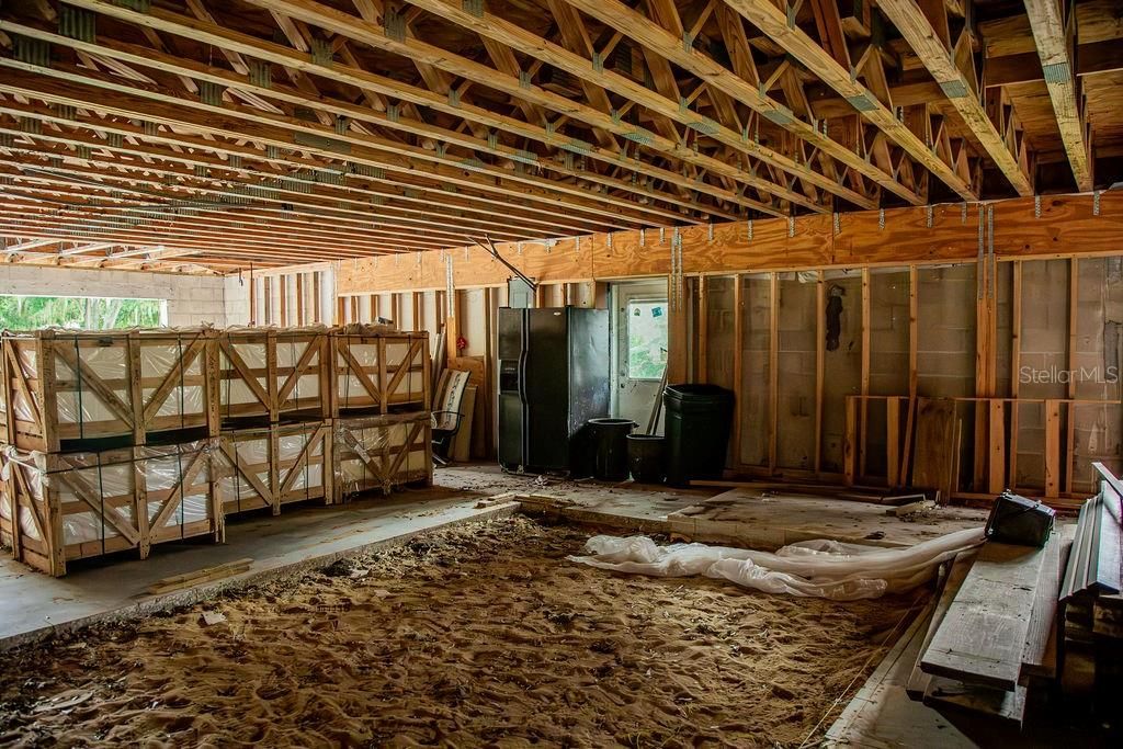 合同活跃: $399,900 (4 贝兹, 4 浴室, 3796 平方英尺)