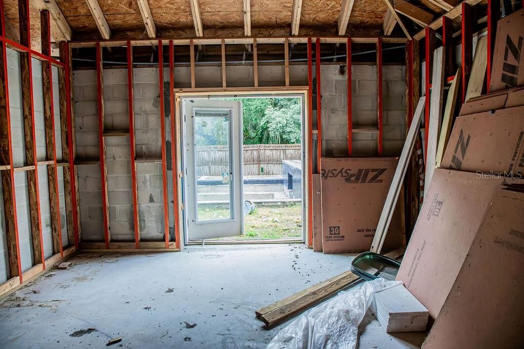 合同活跃: $399,900 (4 贝兹, 4 浴室, 3796 平方英尺)