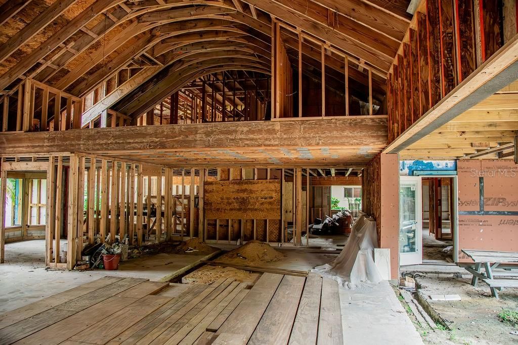 合同活跃: $399,900 (4 贝兹, 4 浴室, 3796 平方英尺)