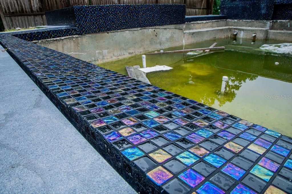 合同活跃: $399,900 (4 贝兹, 4 浴室, 3796 平方英尺)