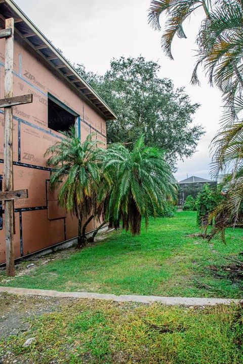 合同活跃: $399,900 (4 贝兹, 4 浴室, 3796 平方英尺)