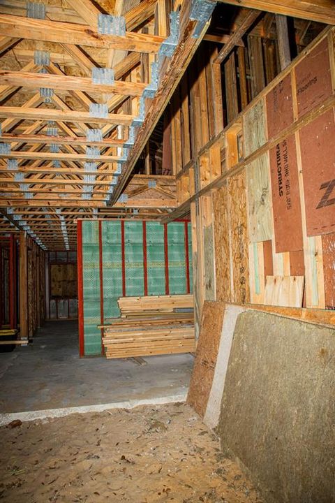 合同活跃: $399,900 (4 贝兹, 4 浴室, 3796 平方英尺)