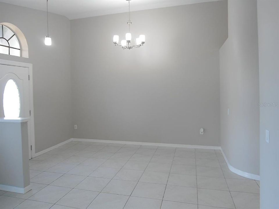 Active With Contract: $314,900 (3 beds, 2 baths, 1439 Square Feet)