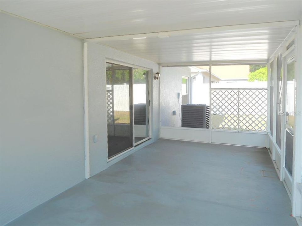 Active With Contract: $314,900 (3 beds, 2 baths, 1439 Square Feet)