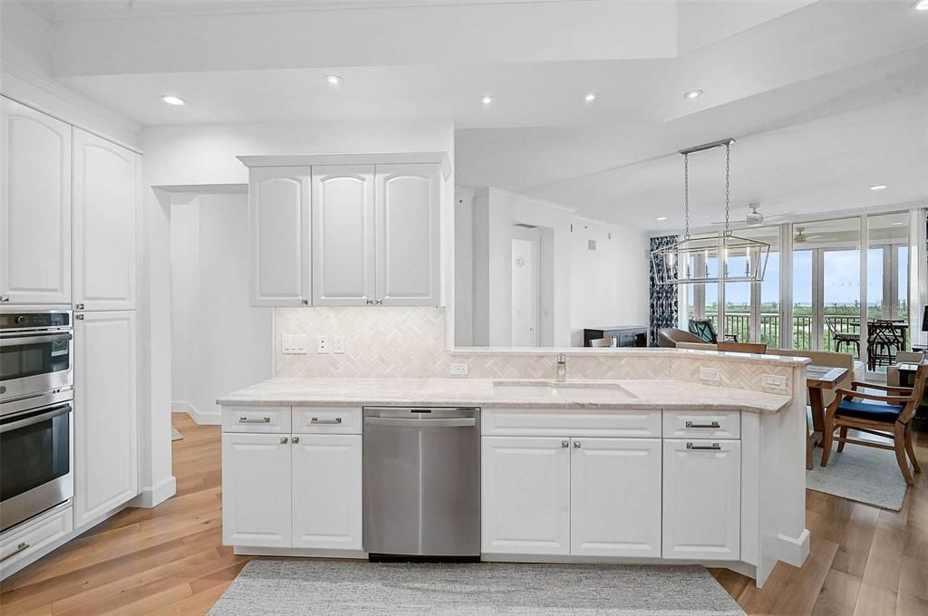 В аренду: $6,000 (3 спален, 3 ванн, 2055 Квадратных фут)