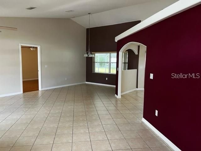 出租: $2,300 (3 贝兹, 3 浴室, 2099 平方英尺)