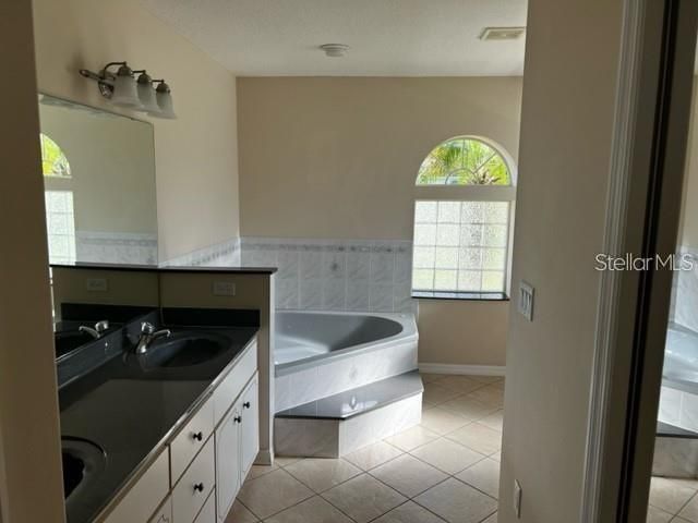 出租: $2,300 (3 贝兹, 3 浴室, 2099 平方英尺)