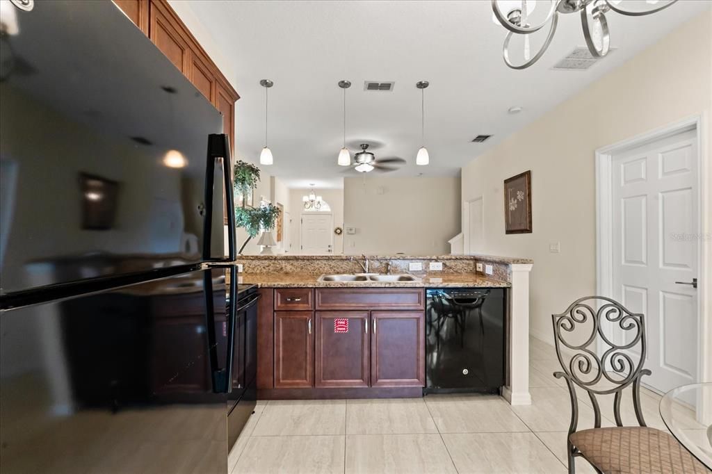 Active With Contract: $2,650 (5 beds, 3 baths, 1604 Square Feet)