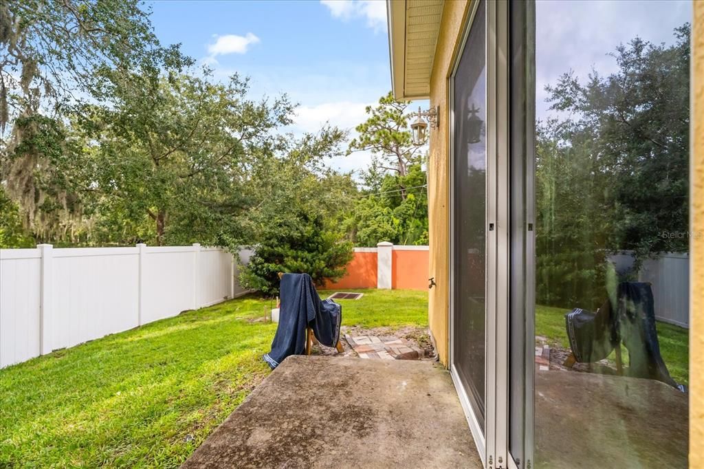 Active With Contract: $2,650 (5 beds, 3 baths, 1604 Square Feet)