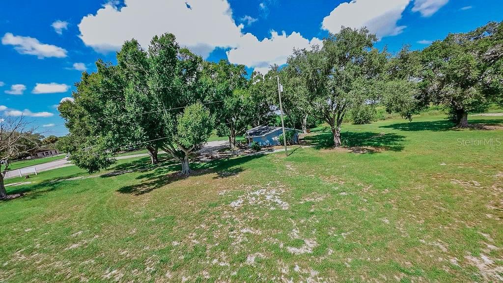 На продажу: $1,490,000 (8.01 acres)