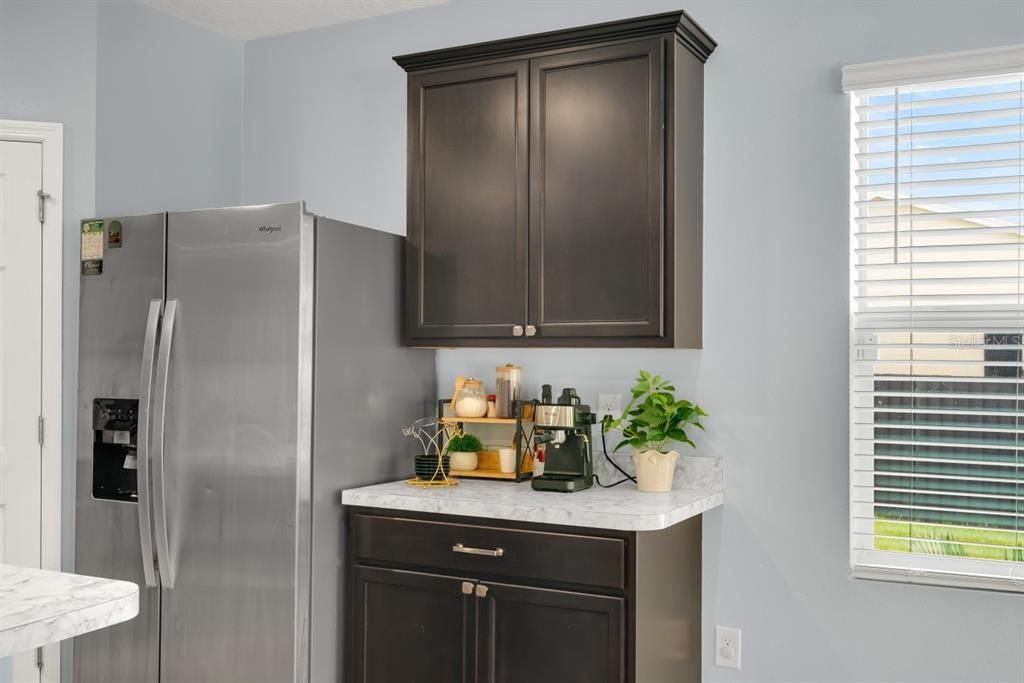 待售: $380,000 (4 贝兹, 2 浴室, 1939 平方英尺)