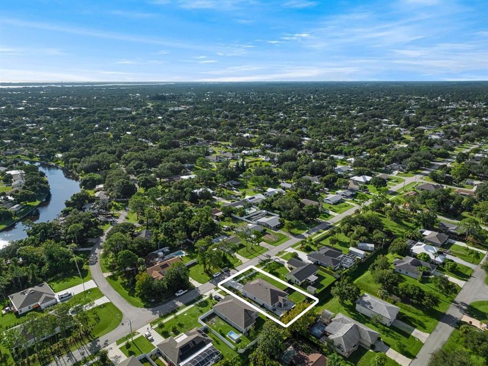 待售: $380,000 (4 贝兹, 2 浴室, 1939 平方英尺)