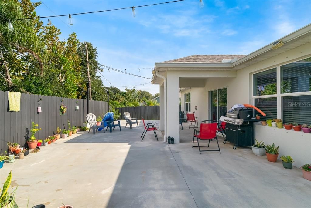 待售: $380,000 (4 贝兹, 2 浴室, 1939 平方英尺)