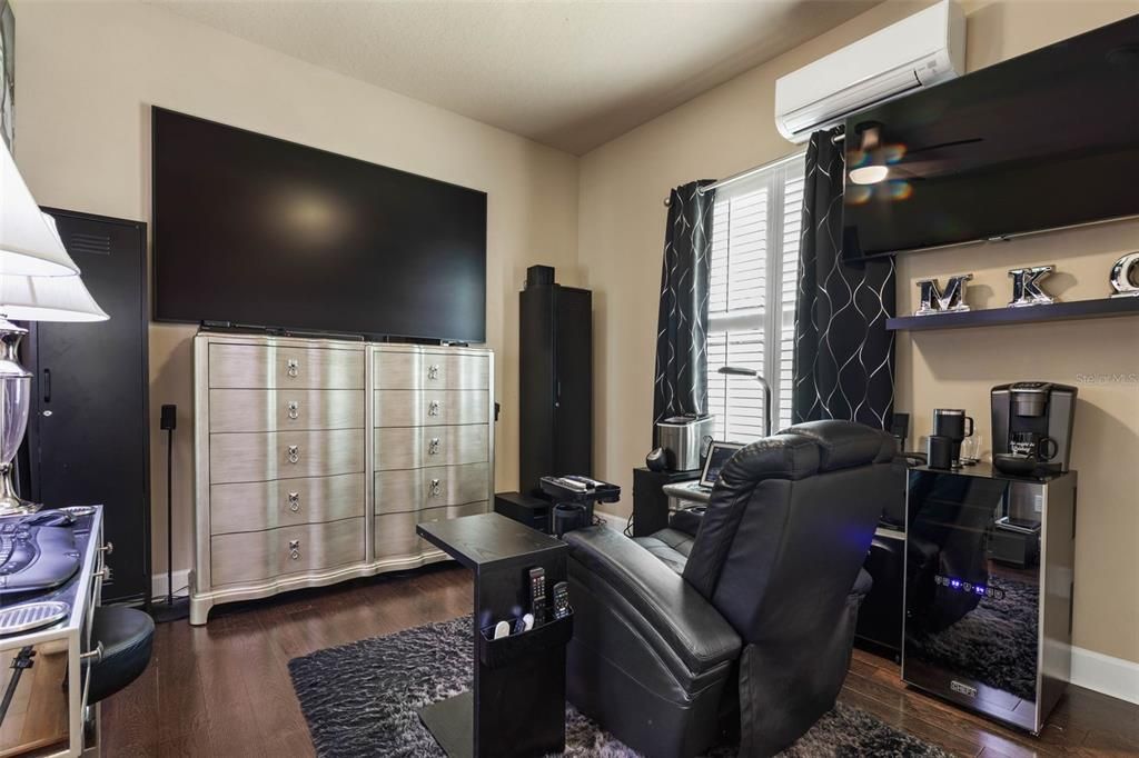 待售: $725,000 (4 贝兹, 2 浴室, 2652 平方英尺)