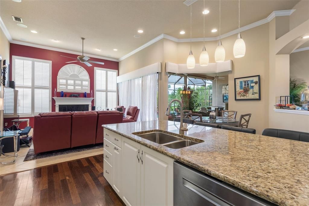 待售: $725,000 (4 贝兹, 2 浴室, 2652 平方英尺)