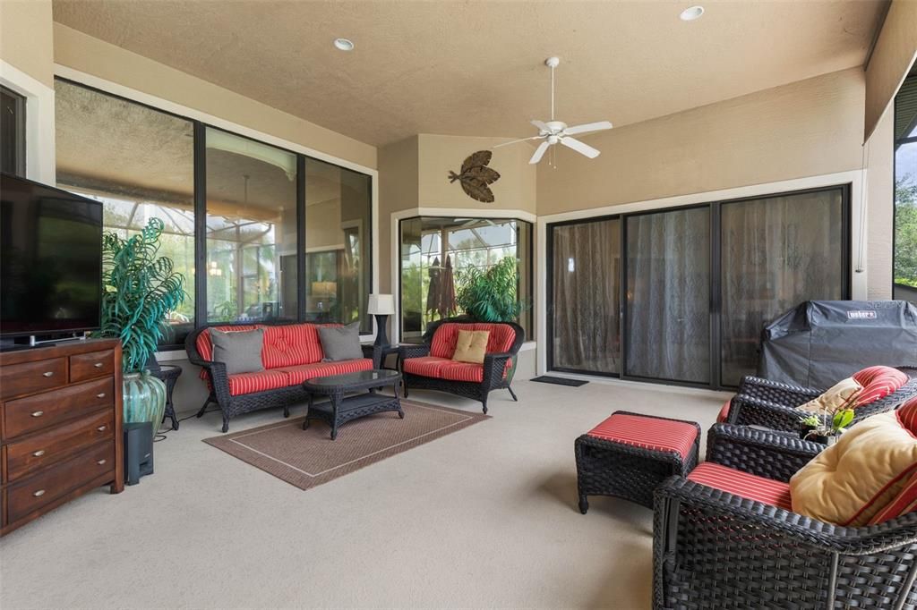 待售: $725,000 (4 贝兹, 2 浴室, 2652 平方英尺)