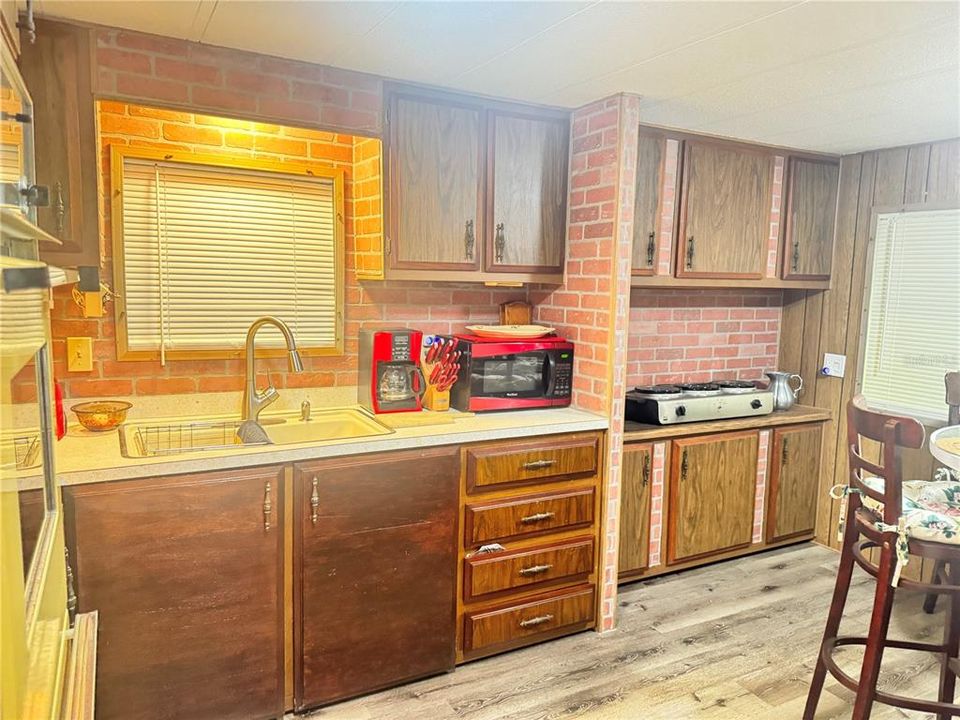 待售: $115,000 (3 贝兹, 2 浴室, 1520 平方英尺)