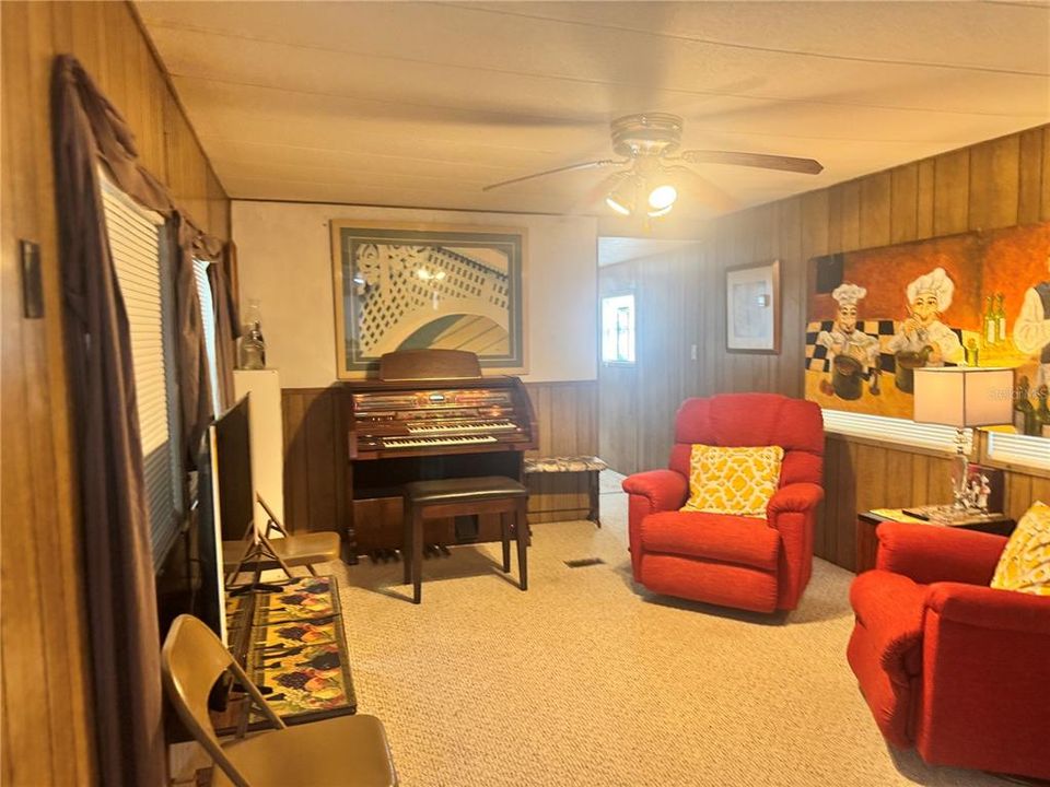 待售: $115,000 (3 贝兹, 2 浴室, 1520 平方英尺)