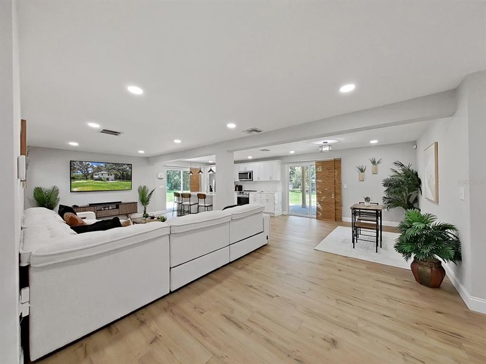 En Venta: $509,999 (4 camas, 3 baños, 2136 Pies cuadrados)