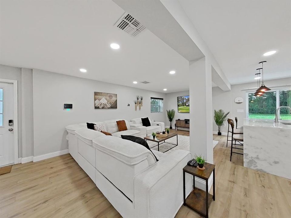 En Venta: $509,999 (4 camas, 3 baños, 2136 Pies cuadrados)