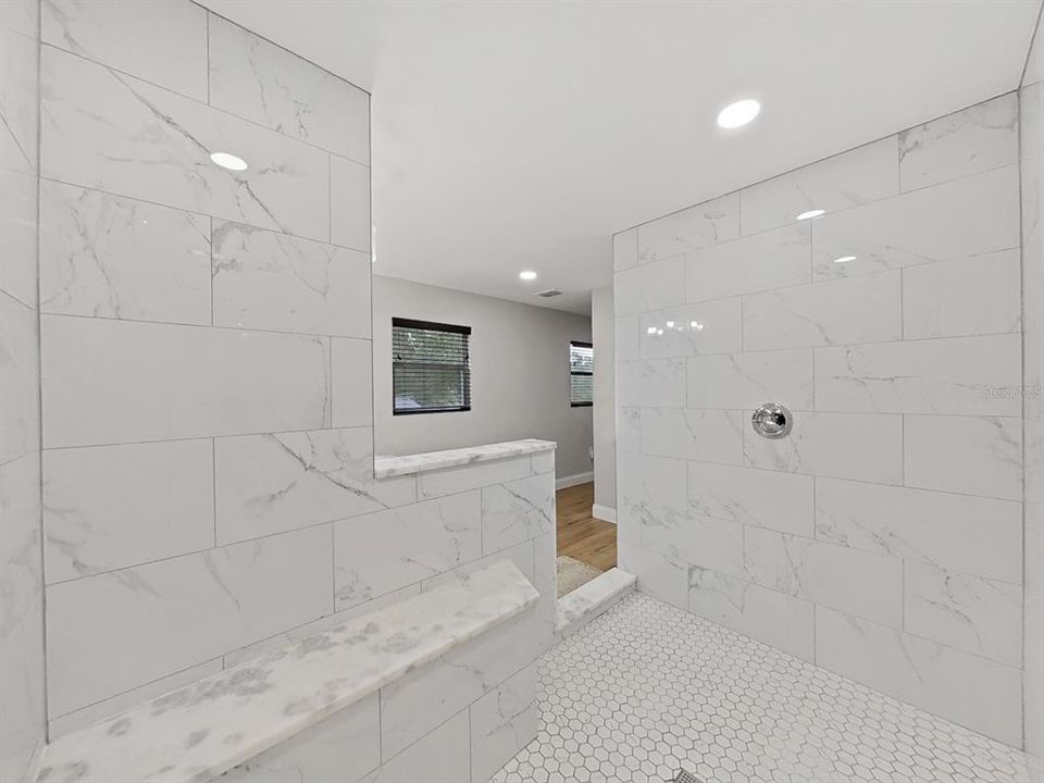 En Venta: $509,999 (4 camas, 3 baños, 2136 Pies cuadrados)