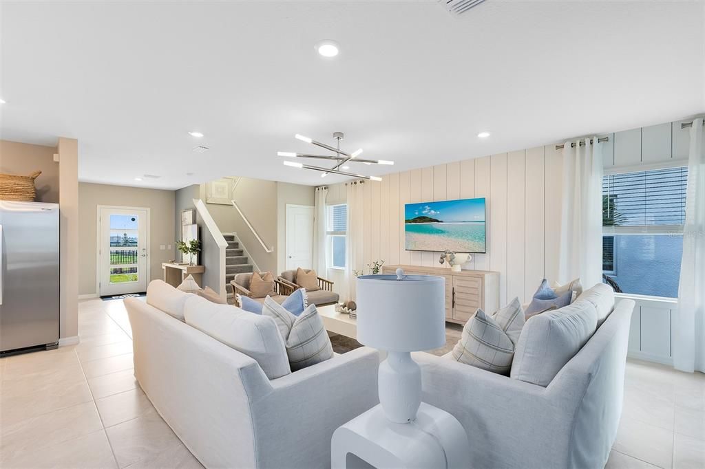 合同活跃: $599,990 (5 贝兹, 3 浴室, 2603 平方英尺)