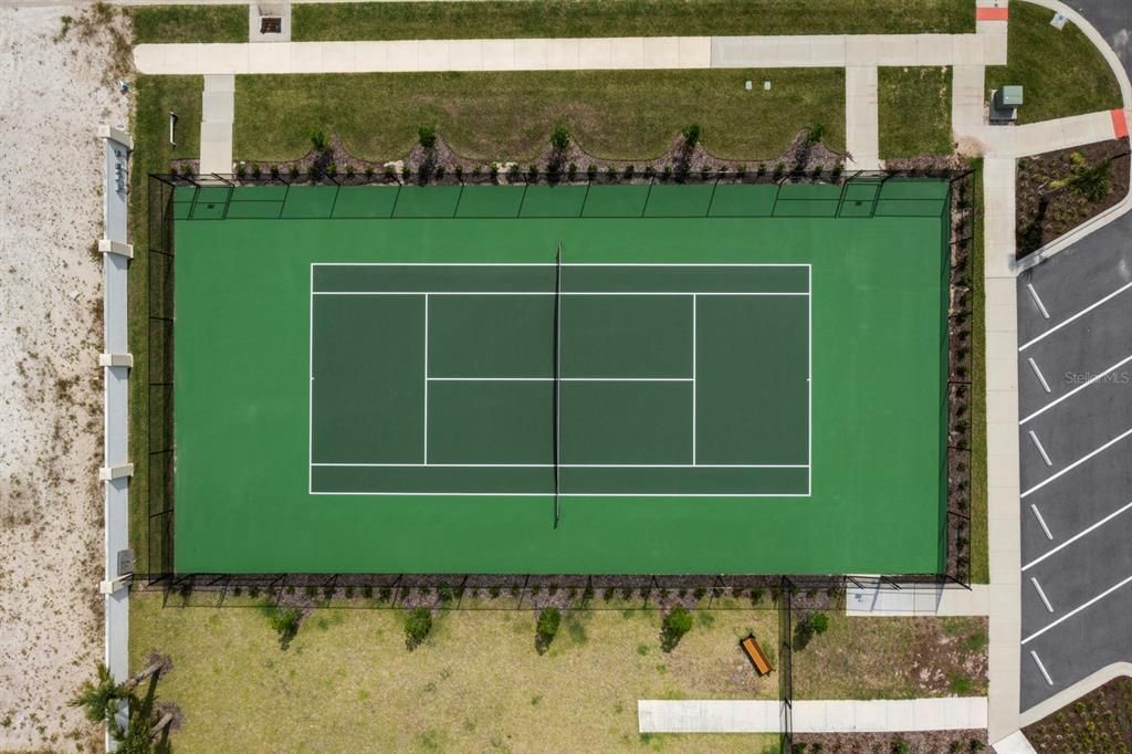 На продажу: $159,900 (0.27 acres)