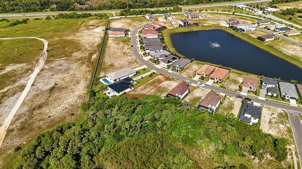 На продажу: $159,900 (0.27 acres)