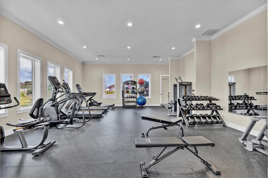 На продажу: $159,900 (0.27 acres)