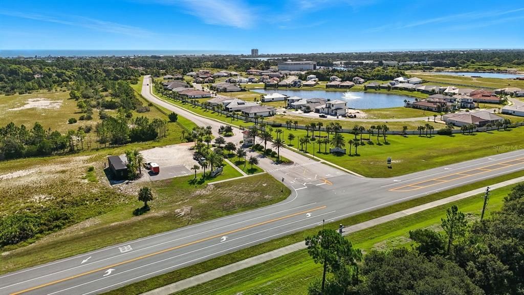 На продажу: $159,900 (0.27 acres)