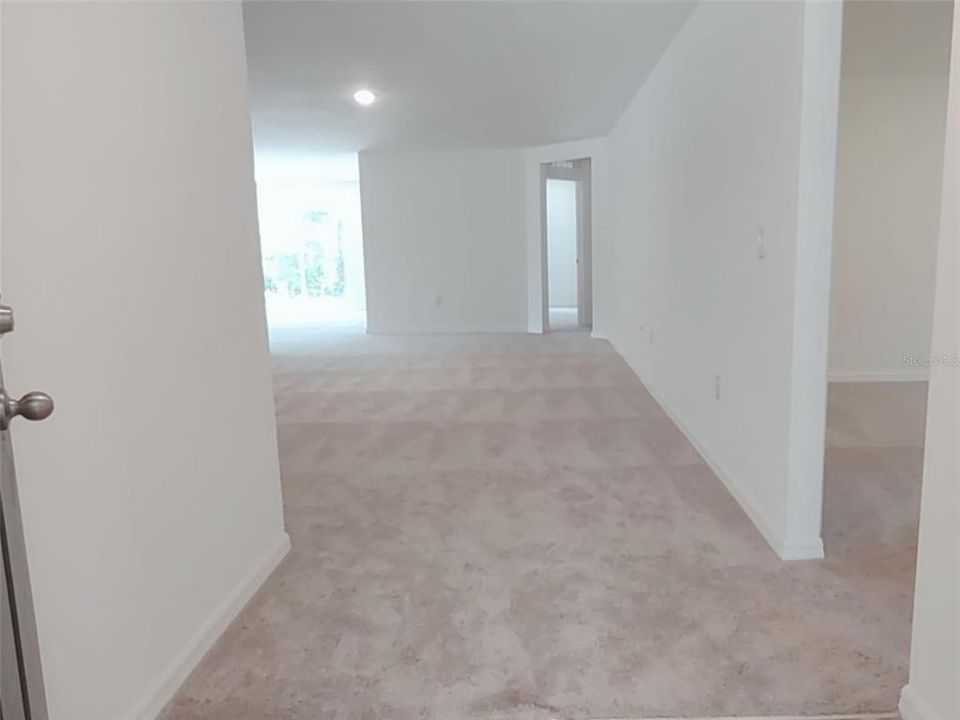 For Sale: $249,995 (4 beds, 2 baths, 1912 Square Feet)