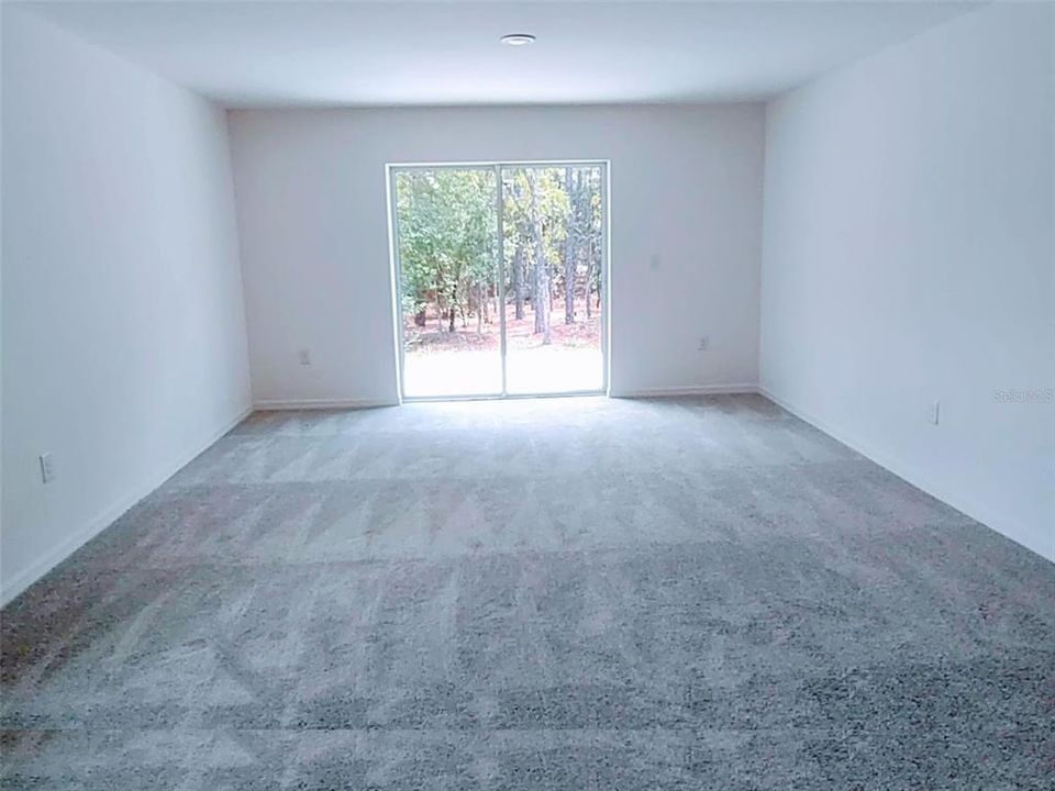 For Sale: $249,995 (4 beds, 2 baths, 1912 Square Feet)