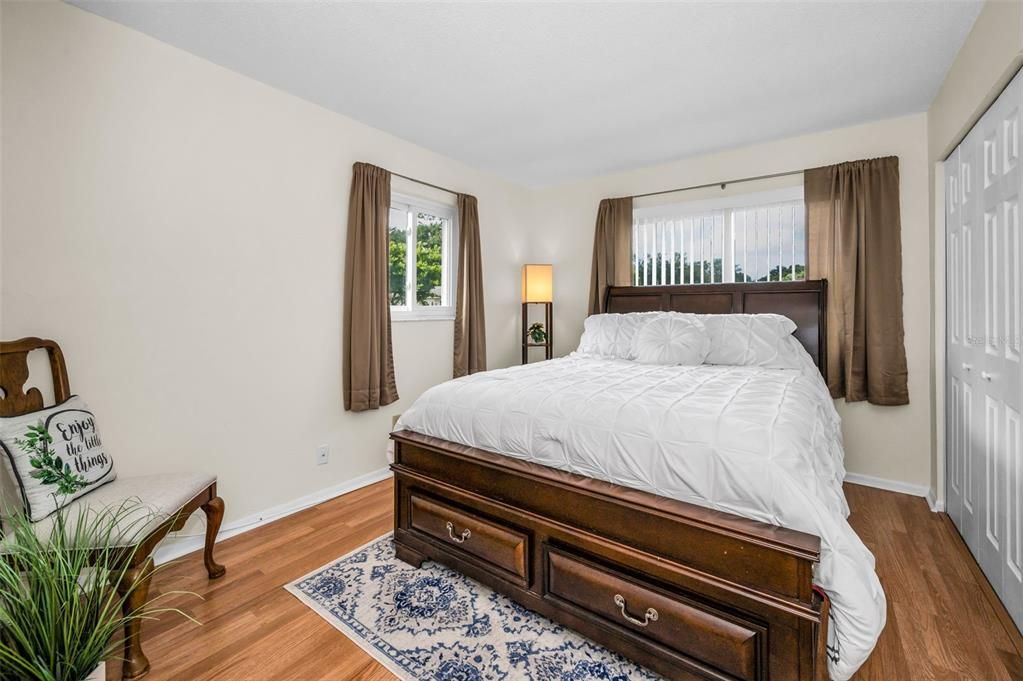 Activo con contrato: $329,999 (2 camas, 1 baños, 1204 Pies cuadrados)