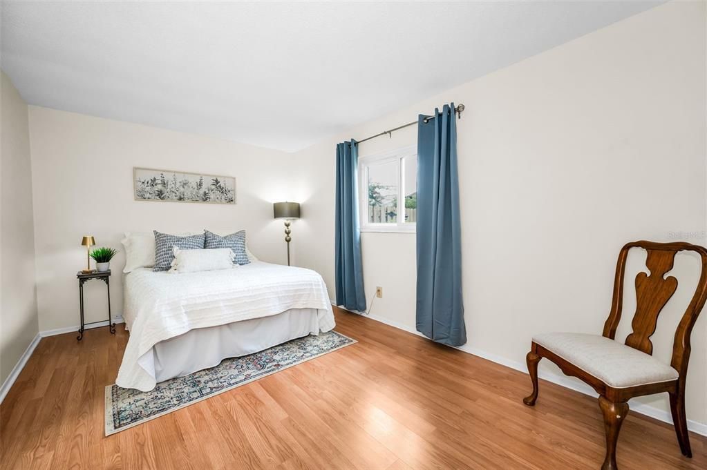 Activo con contrato: $329,999 (2 camas, 1 baños, 1204 Pies cuadrados)