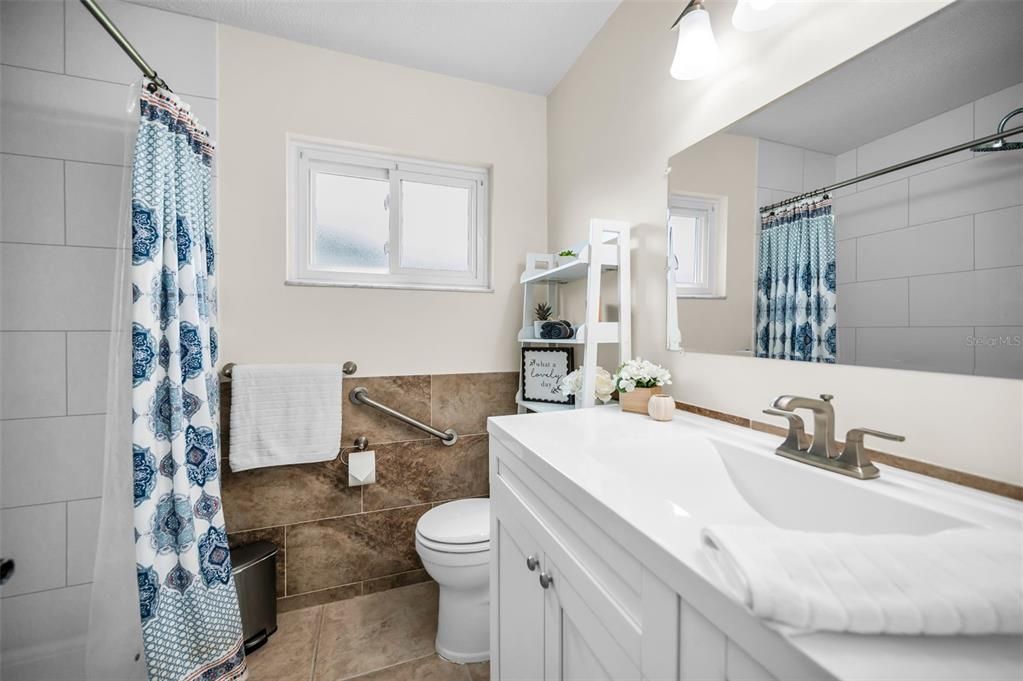 Activo con contrato: $329,999 (2 camas, 1 baños, 1204 Pies cuadrados)