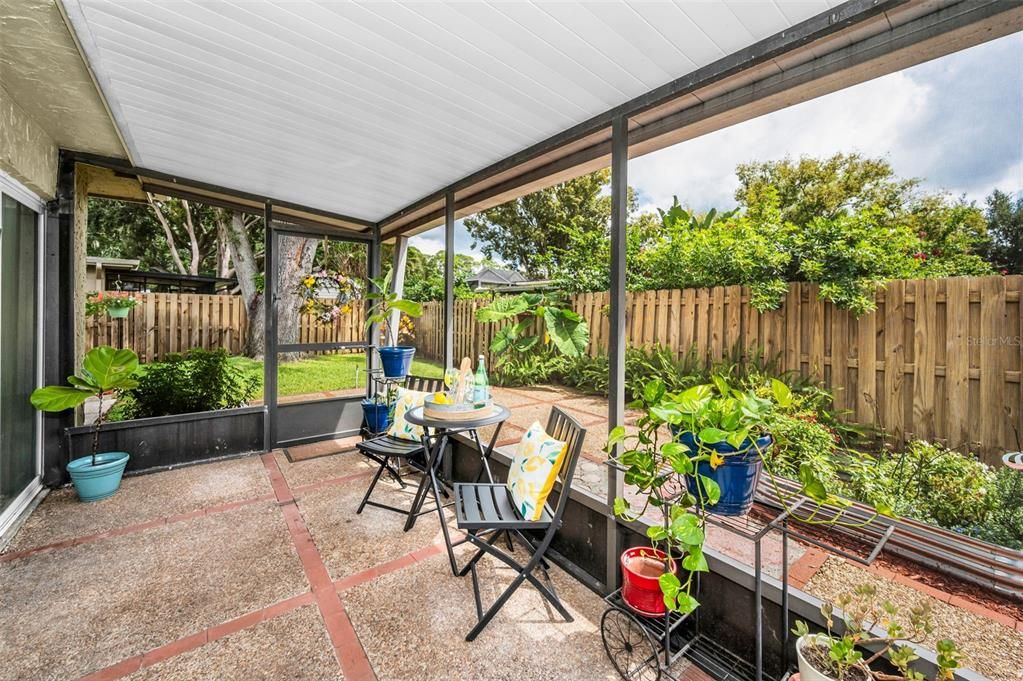 Activo con contrato: $329,999 (2 camas, 1 baños, 1204 Pies cuadrados)