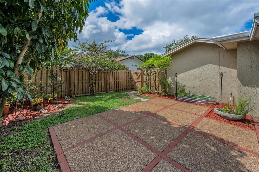 Activo con contrato: $329,999 (2 camas, 1 baños, 1204 Pies cuadrados)