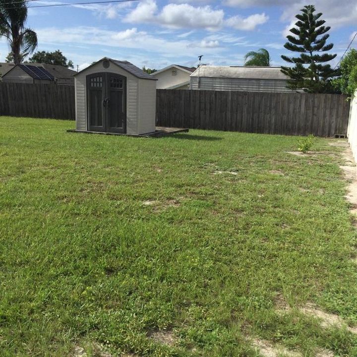 合同活跃: $311,950 (3 贝兹, 2 浴室, 1266 平方英尺)