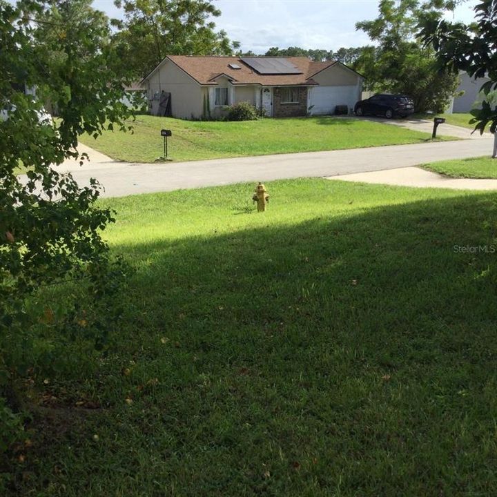 合同活跃: $311,950 (3 贝兹, 2 浴室, 1266 平方英尺)