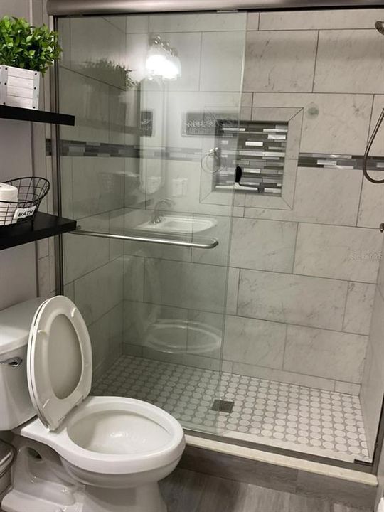 合同活跃: $311,950 (3 贝兹, 2 浴室, 1266 平方英尺)