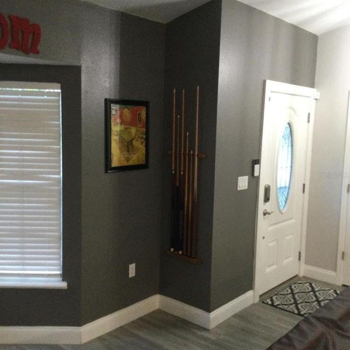 合同活跃: $311,950 (3 贝兹, 2 浴室, 1266 平方英尺)