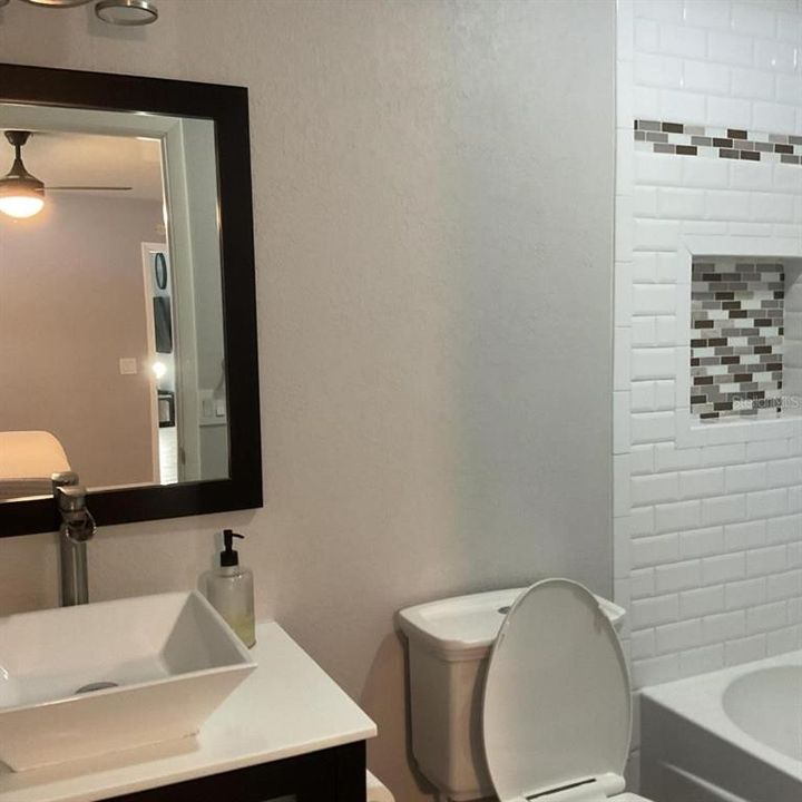 合同活跃: $311,950 (3 贝兹, 2 浴室, 1266 平方英尺)