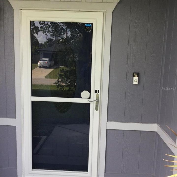 合同活跃: $311,950 (3 贝兹, 2 浴室, 1266 平方英尺)