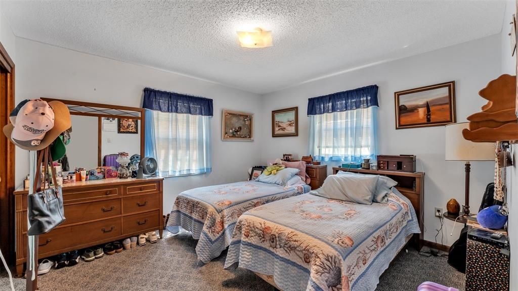 For Sale: $549,800 (3 beds, 2 baths, 2260 Square Feet)